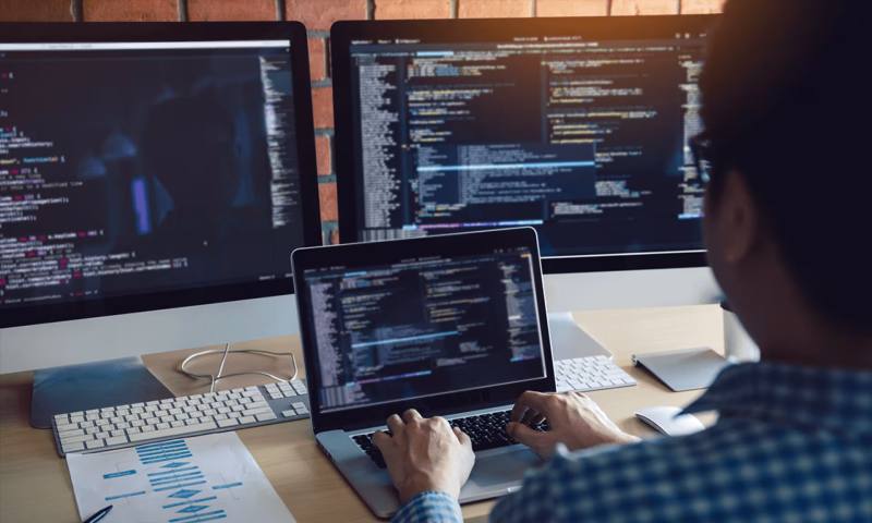 数据科学选型:R与Python如何赋能瓯海区网站建设?